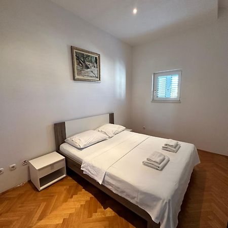 Apartments Villa Ohana Kastela Exterior photo