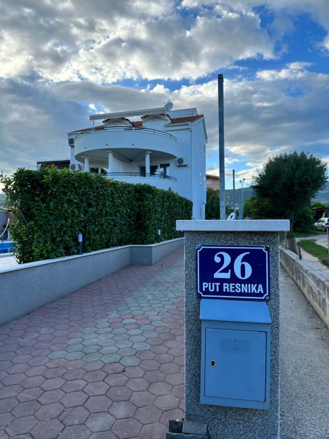 Apartments Villa Ohana Kastela Exterior photo