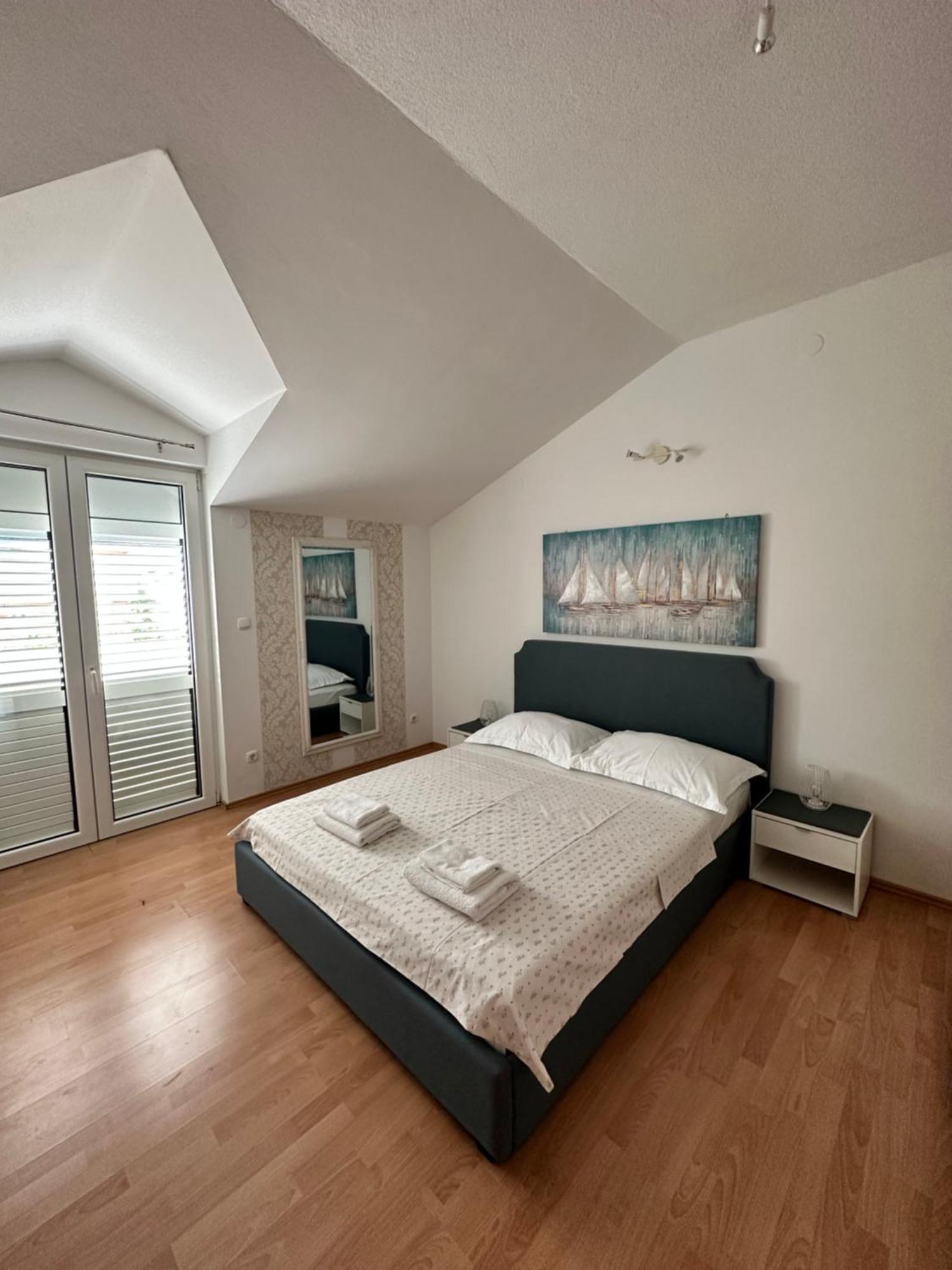 Apartments Villa Ohana Kastela Exterior photo